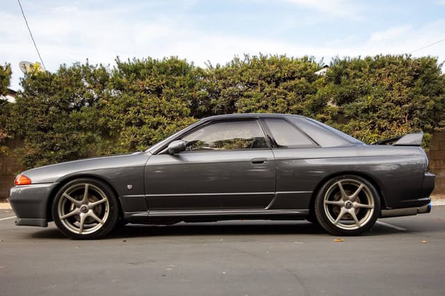 1990 Nissan Skyline JDM car for sale — photo 5 of 10