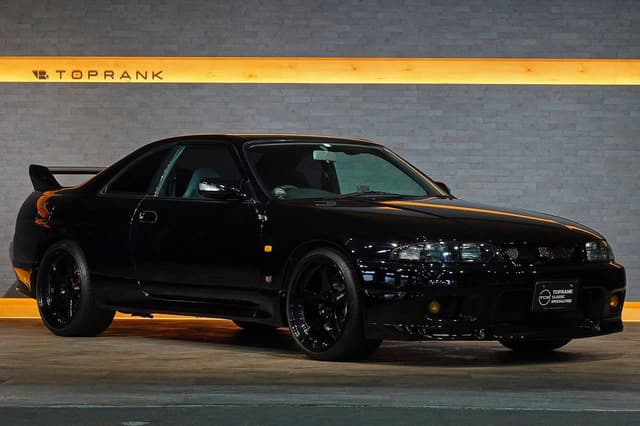 1995 Nissan Skyline JDM car for sale — photo 3 of 10