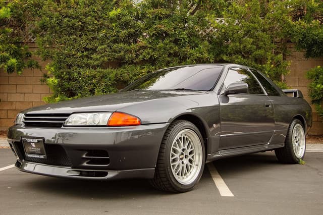 1990 Nissan Skyline JDM car for sale — photo 3 of 10