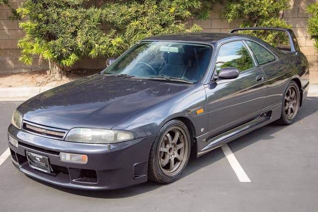 1995 Nissan Skyline JDM car for sale — photo 2 of 10