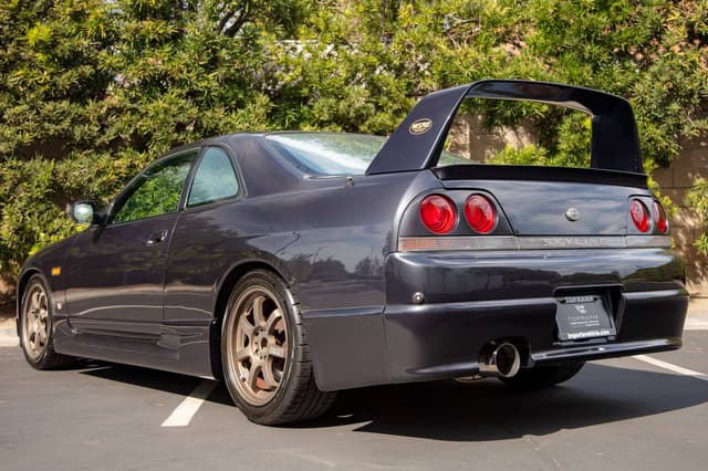 1995 Nissan Skyline JDM car for sale — photo 7 of 10