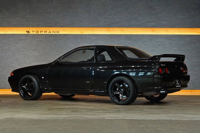 1989 Nissan Skyline JDM car for sale — photo 5 of 10