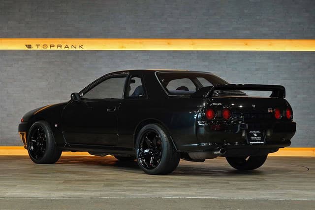 1989 Nissan Skyline JDM car for sale — photo 6 of 10