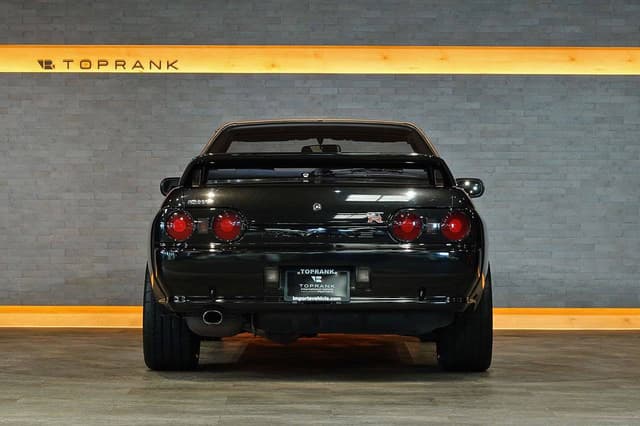 1989 Nissan Skyline JDM car for sale — photo 7 of 10