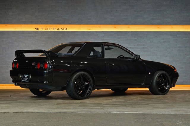 1989 Nissan Skyline JDM car for sale — photo 8 of 10