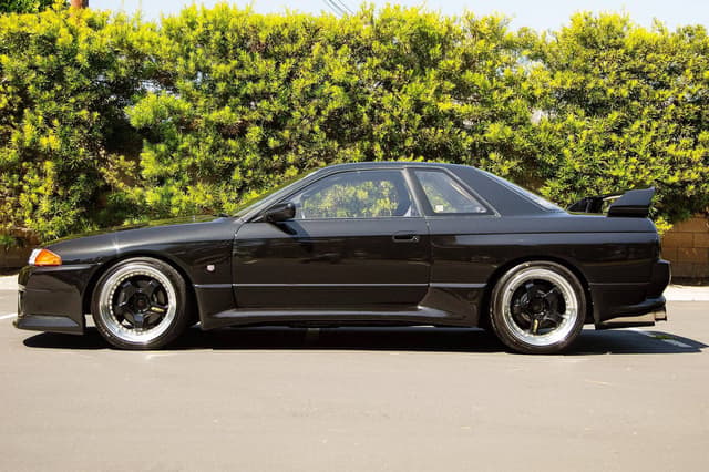 1992 Nissan Skyline JDM car for sale — photo 5 of 10