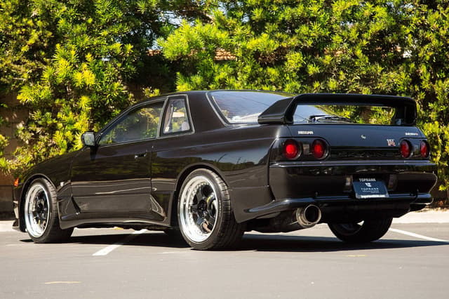 1992 Nissan Skyline JDM car for sale — photo 6 of 10