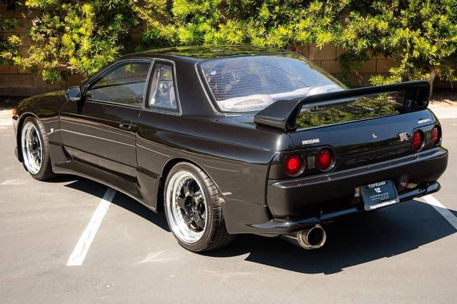 1992 Nissan Skyline JDM car for sale — photo 7 of 10