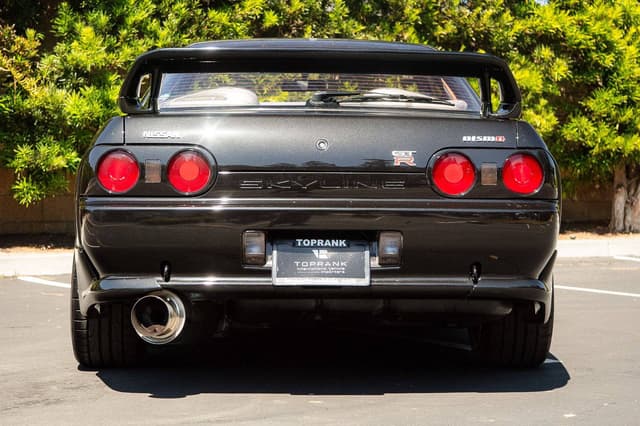 1992 Nissan Skyline JDM car for sale — photo 9 of 10