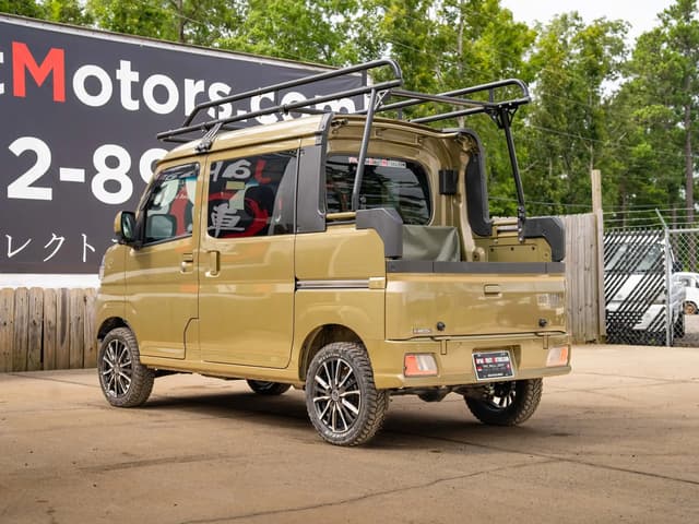 Daihatsu Hijet JDM car for sale — photo 9 of 10