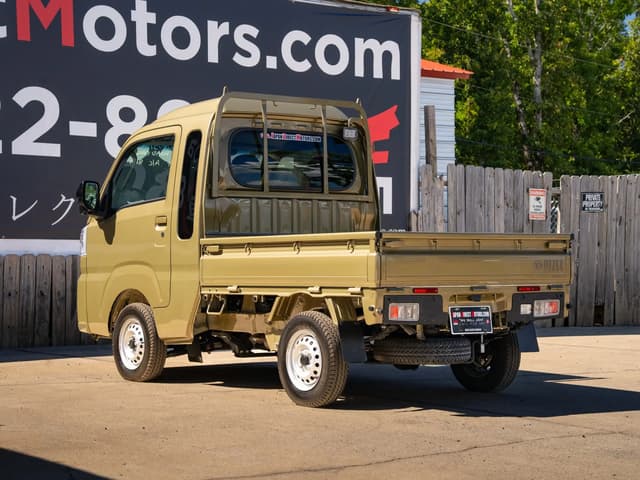 Daihatsu Hijet JDM car for sale — photo 9 of 10