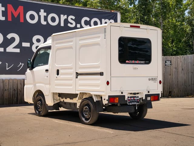 Daihatsu Hijet JDM car for sale — photo 9 of 10