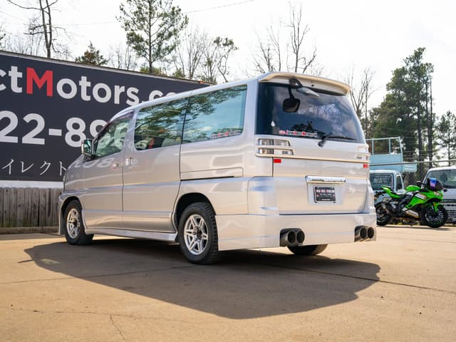 1998 Nissan Elgrand JDM car for sale — photo 9 of 10