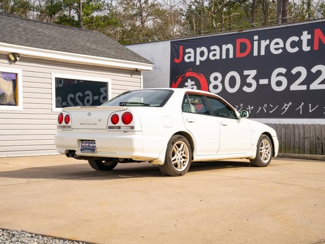 Nissan Skyline JDM car for sale — photo 7 of 10