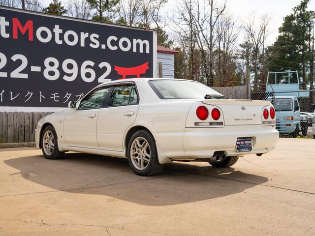 Nissan Skyline JDM car for sale — photo 9 of 10
