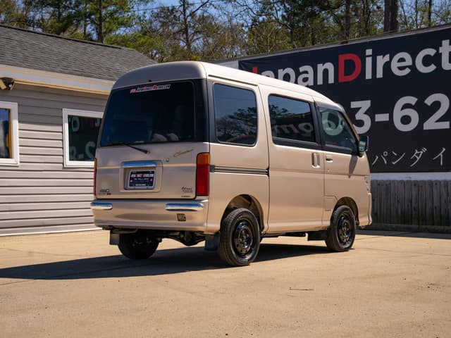 Daihatsu Hijet JDM car for sale — photo 6 of 10