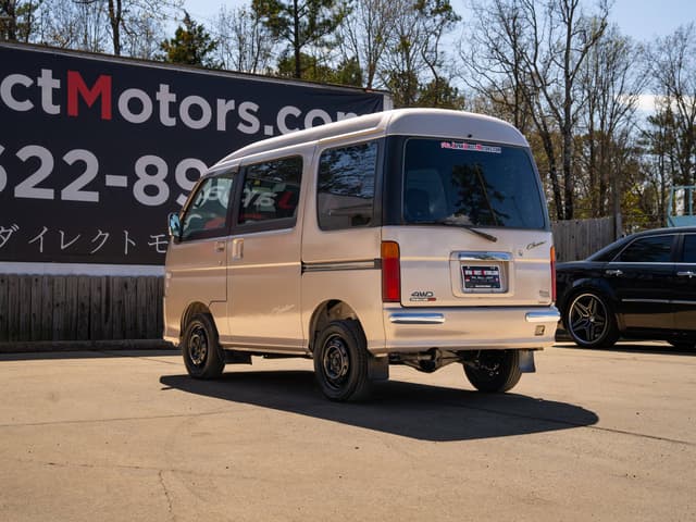 Daihatsu Hijet JDM car for sale — photo 8 of 10