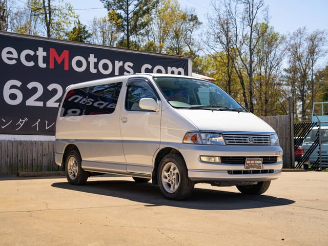 1999 Toyota Regius JDM car for sale — photo 5 of 10