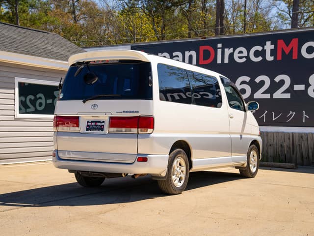 1999 Toyota Regius JDM car for sale — photo 7 of 10