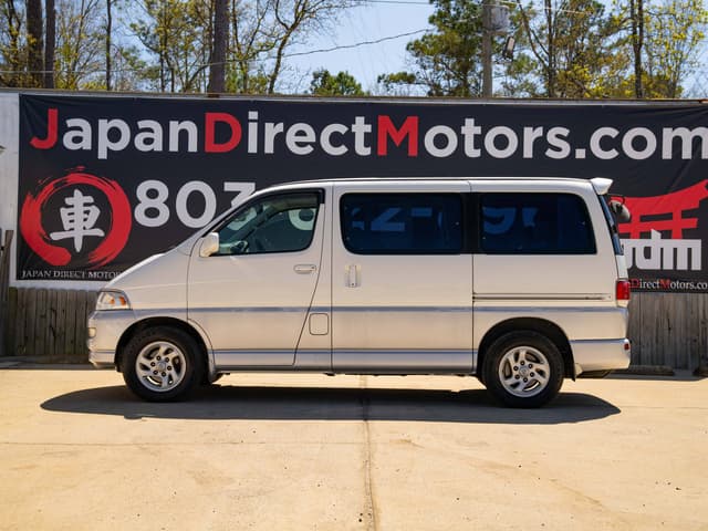 1999 Toyota Regius JDM car for sale — photo 10 of 10
