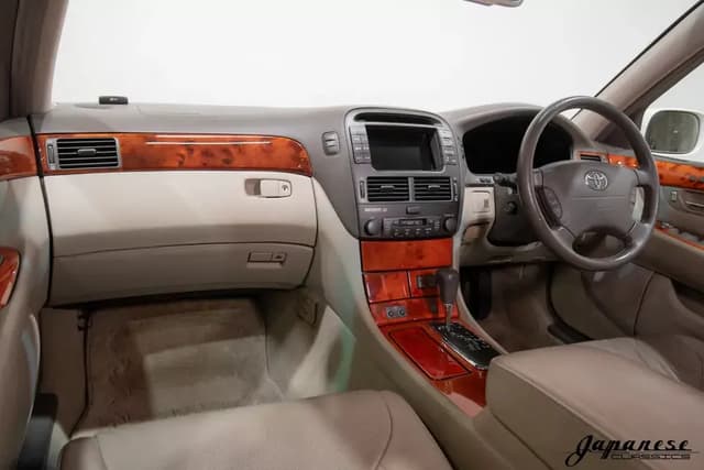 2000 Toyota Celsior JDM car for sale — photo 9 of 10