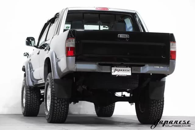 1999 Toyota Hilux JDM car for sale — photo 6 of 10