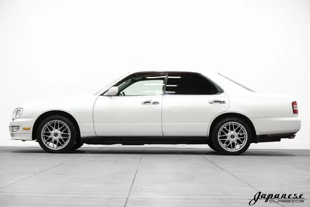 1998 Nissan Gloria JDM car for sale — photo 4 of 10