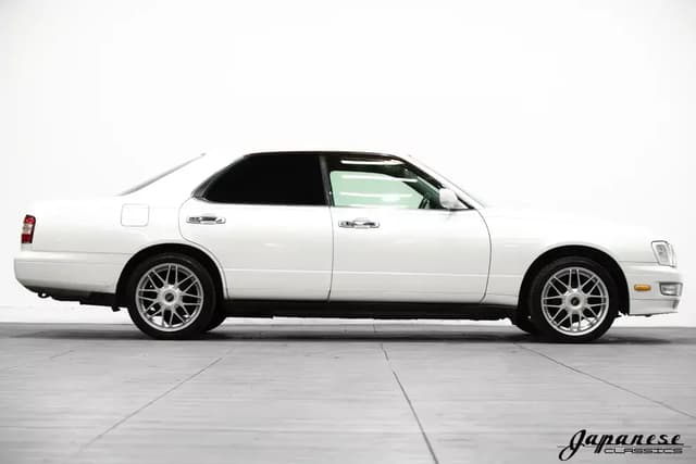 1998 Nissan Gloria JDM car for sale — photo 5 of 10
