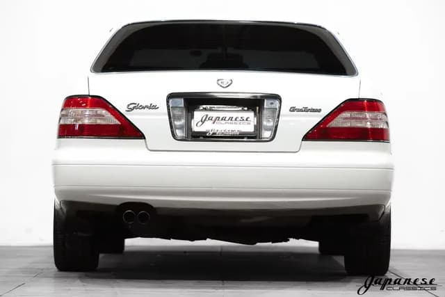 1998 Nissan Gloria JDM car for sale — photo 7 of 10