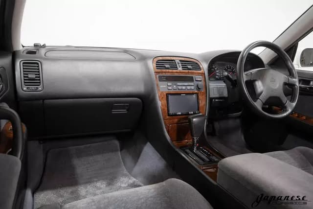 1998 Nissan Gloria JDM car for sale — photo 9 of 10
