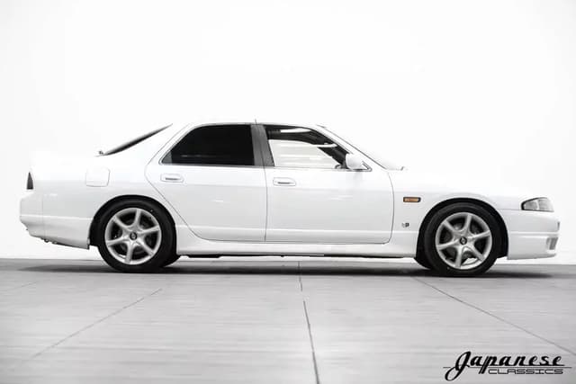 1994 Nissan Skyline JDM car for sale — photo 5 of 10