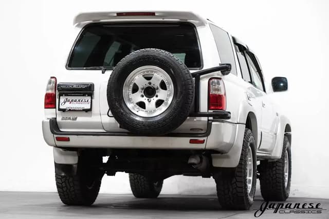2000 Toyota Hilux Surf JDM car for sale — photo 8 of 10