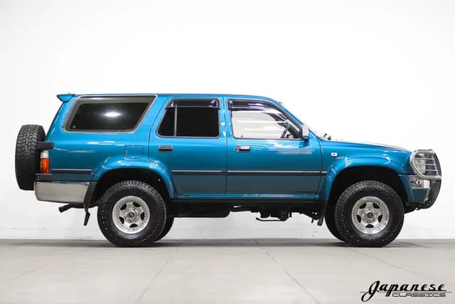 1994 Toyota Hilux Surf JDM car for sale — photo 5 of 10