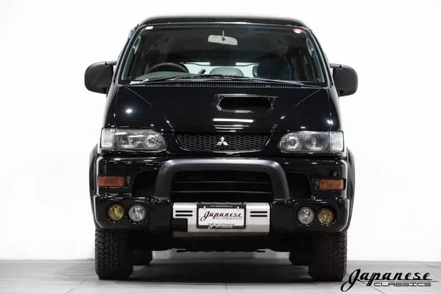 1998 Mitsubishi Delica JDM car for sale — photo 2 of 10