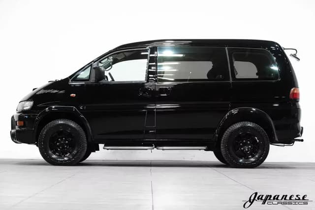 1998 Mitsubishi Delica JDM car for sale — photo 4 of 10