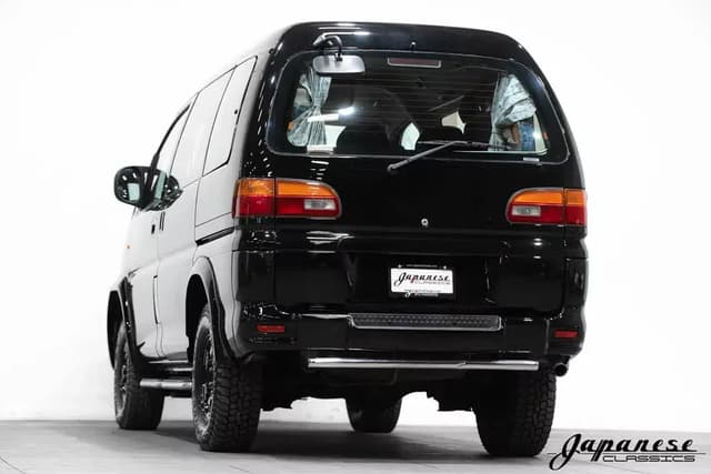 1998 Mitsubishi Delica JDM car for sale — photo 6 of 10