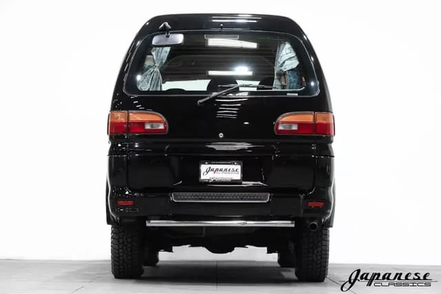 1998 Mitsubishi Delica JDM car for sale — photo 7 of 10