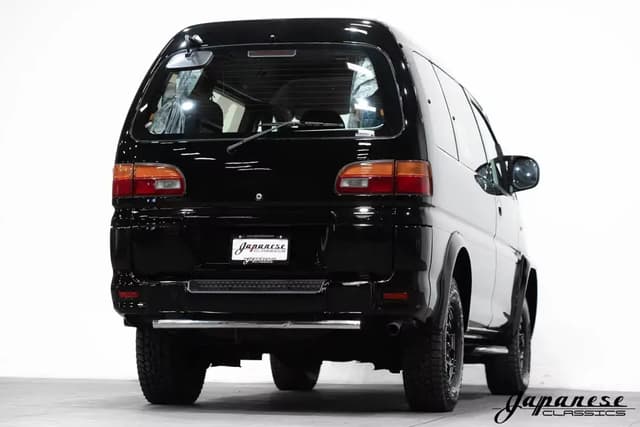 1998 Mitsubishi Delica JDM car for sale — photo 8 of 10