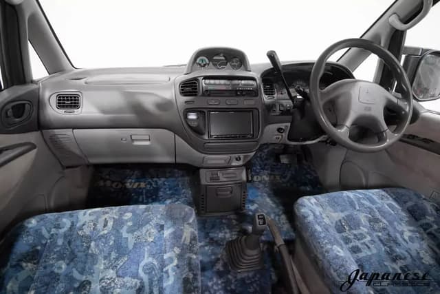 1998 Mitsubishi Delica JDM car for sale — photo 9 of 10