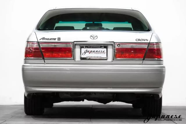 1998 Toyota Crown JDM car for sale — photo 7 of 10