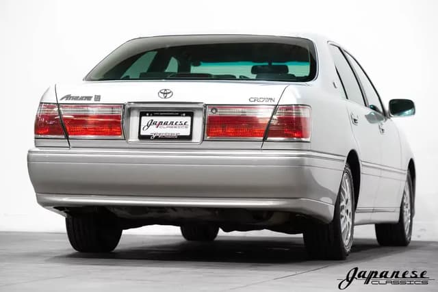 1998 Toyota Crown JDM car for sale — photo 8 of 10