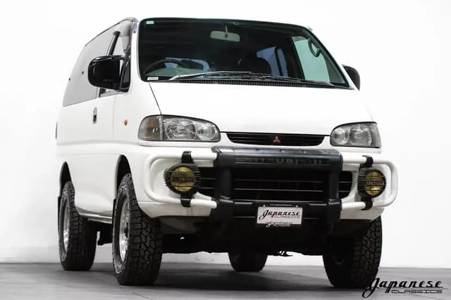 1994 Mitsubishi Delica JDM car for sale — photo 3 of 10