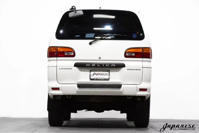 1994 Mitsubishi Delica JDM car for sale — photo 7 of 10