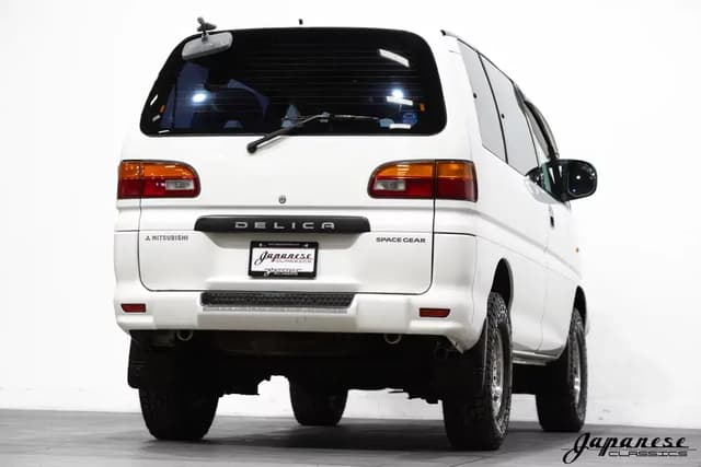 1994 Mitsubishi Delica JDM car for sale — photo 8 of 10