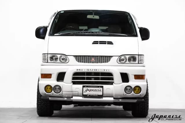 2000 Mitsubishi Delica JDM car for sale — photo 2 of 10