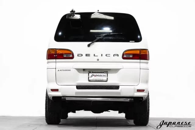 2000 Mitsubishi Delica JDM car for sale — photo 7 of 10