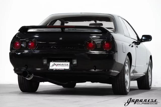 1989 Nissan Skyline JDM car for sale — photo 8 of 10