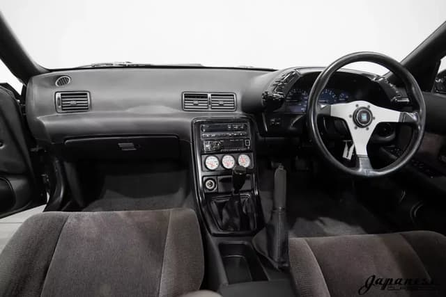 1989 Nissan Skyline JDM car for sale — photo 9 of 10