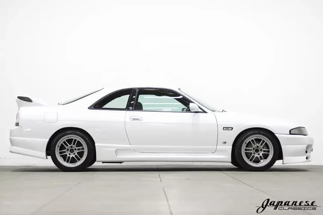 1996 Nissan Skyline JDM car for sale — photo 5 of 10