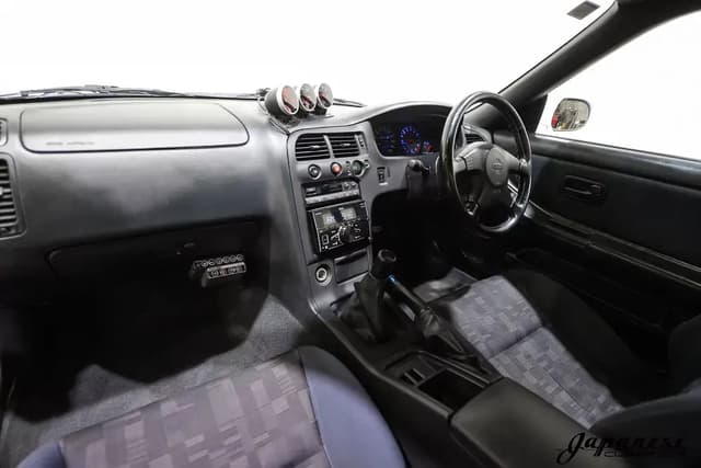 1996 Nissan Skyline JDM car for sale — photo 9 of 10